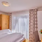 Schweizerhof 2*